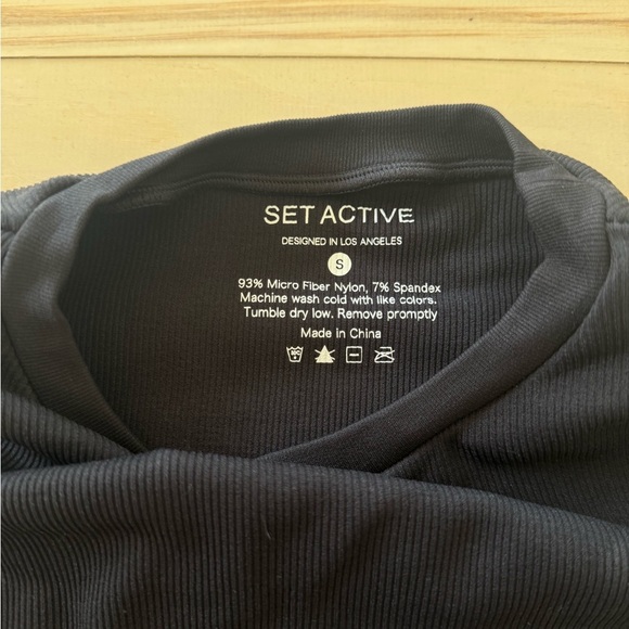 Set Active Ribbed Crop - Picture 2 of 2